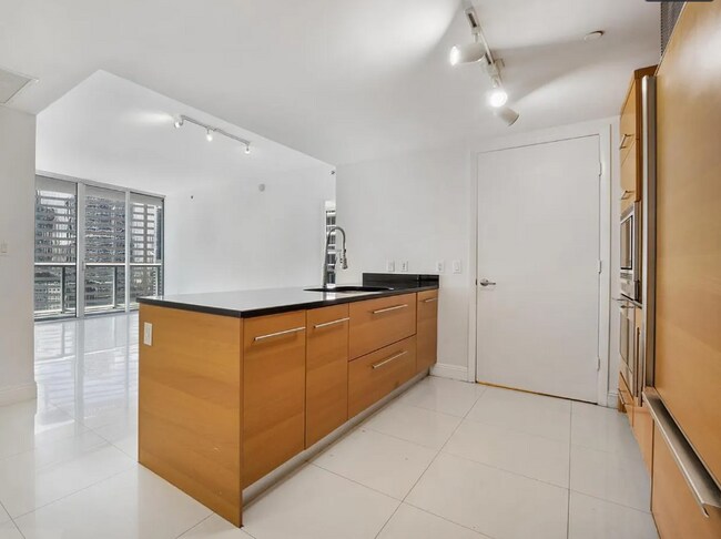 Building Photo - 475 Brickell Ave Unit 2013 Rental