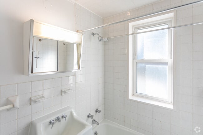 Estudio, 1BA - 461 - 545SF - Belvedere (2896 James Ave)