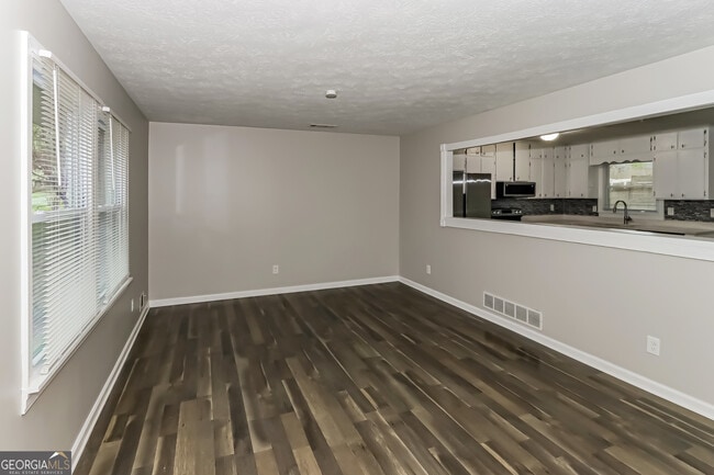 Photo - 6702 Londonderry Dr