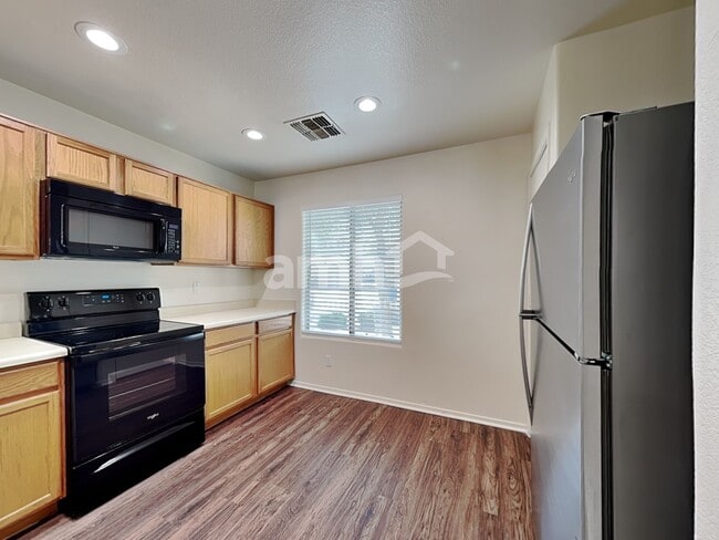 Photo - 18554 W Mariposa Dr