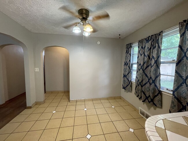 Photo - 5015 Marinda St