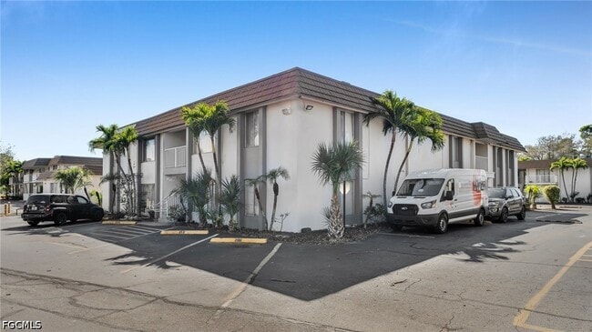 Photo - 1830 Maravilla Ave Unit 402