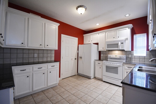Photo - 2803 Weeping Willow Cir