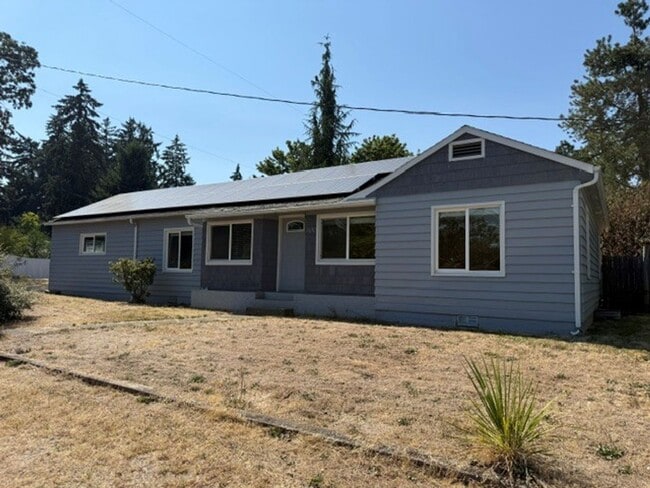 Building Photo - 3 Bedroom West Salem House w/ Large Fenced Backyard