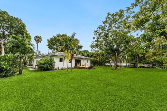 Photo - 810 NW 7th St