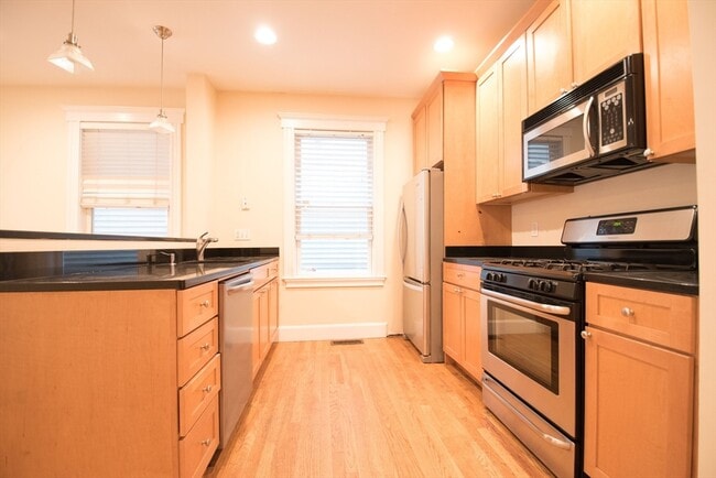 Building Photo - 288 Western Ave Unit 288 Rental