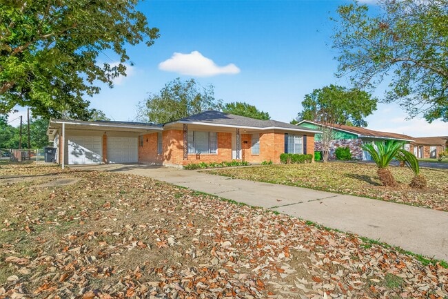 Photo - 1411 Mimosa Ln