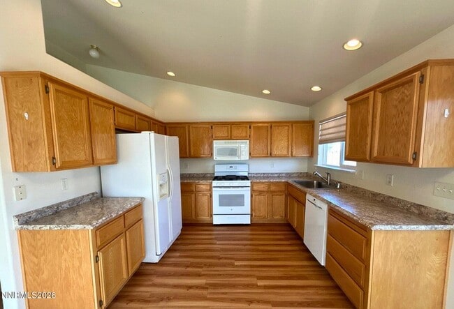 Photo - 210 Emigrant Wy