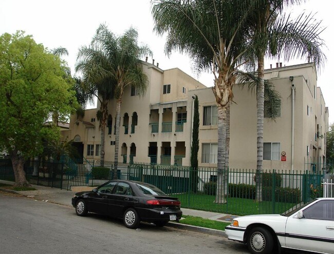 Photo - 625 N New Hampshire Ave Apartamento