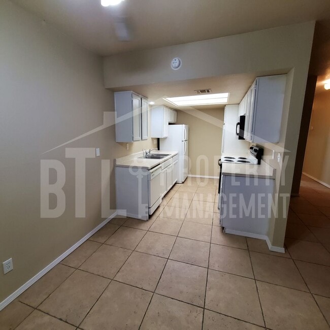 Photo - 243/244 Fritts Way Unit 244