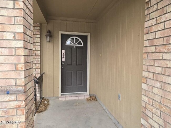 Photo - 12105 Castle View Way