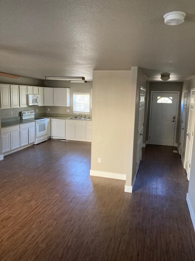 Photo - 18 Columbine Ave