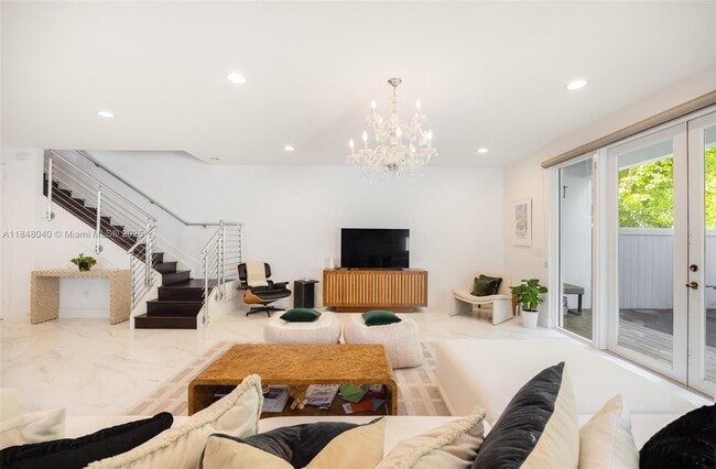 Photo - 2938 Catalina St