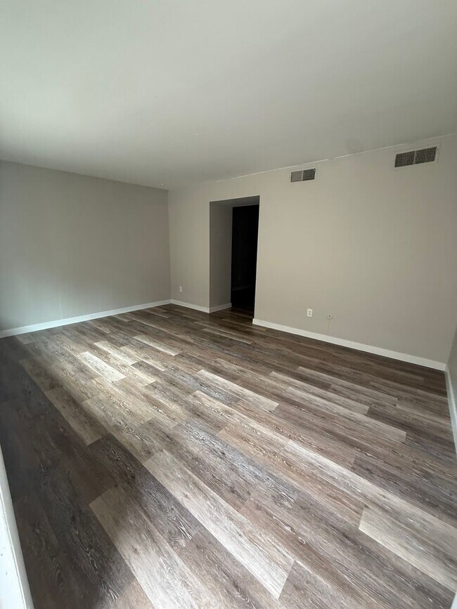 Photo - 3665 Michigan Ave Unit 1