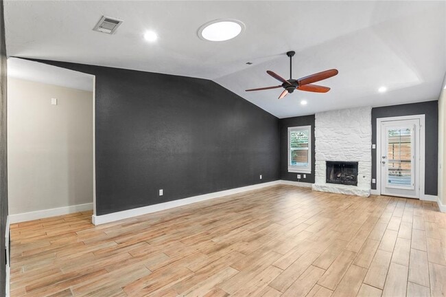 Photo - 1104 Durham Dr