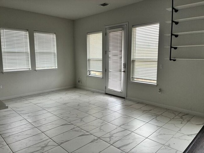 Photo - Elegant 6 BR 5 BA Home with Modern Amenities