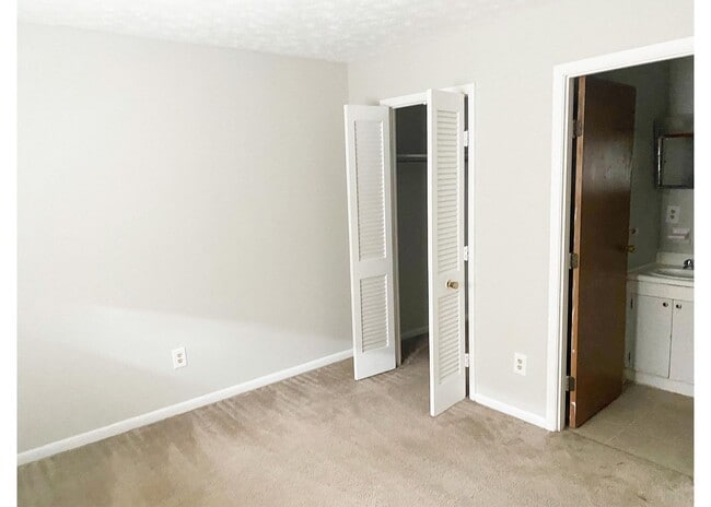 Photo - 3033 Clifton Ave Unit 3033-05