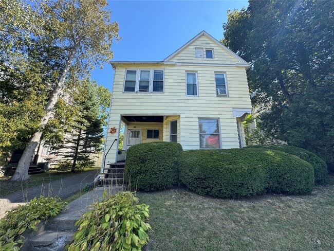 Building Photo - 26 Chestnut St Unit 1 Rental