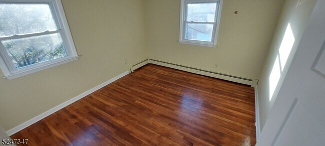 Photo - 229 Carnegie Pl