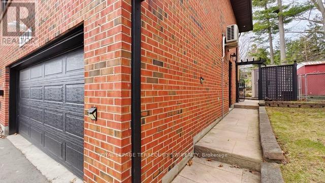 Photo - 3170 The Credit Woodlands