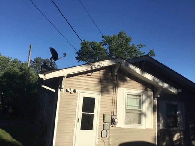 Photo - 225 N Germantown Rd