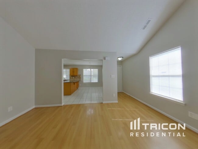 Photo - 5000 Poplar Glen Dr