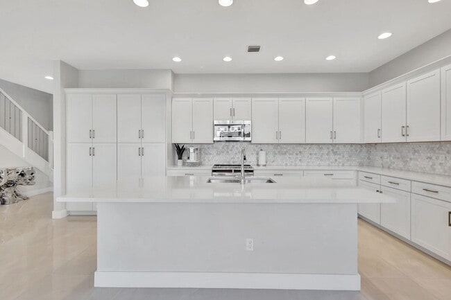 Photo - 16608 Cove Rd