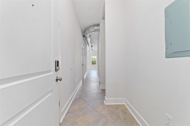 Building Photo - 1011 Studemont St Unit 109