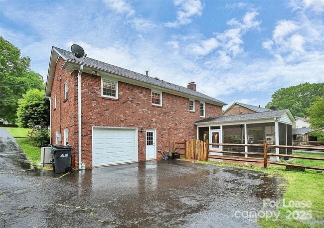 Photo - 6908 Lancer Dr