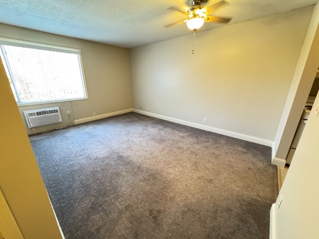 Photo - 1810 E St Unit 203