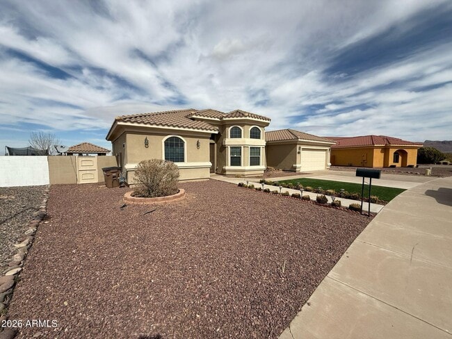 Building Photo - 2932 E Acacia Ct