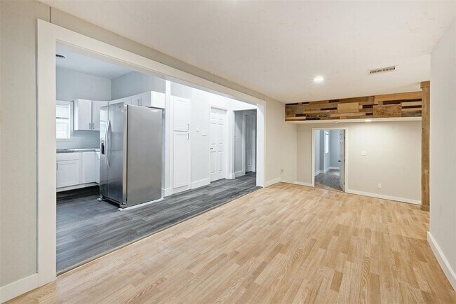 Photo - 2511 San Gabriel St