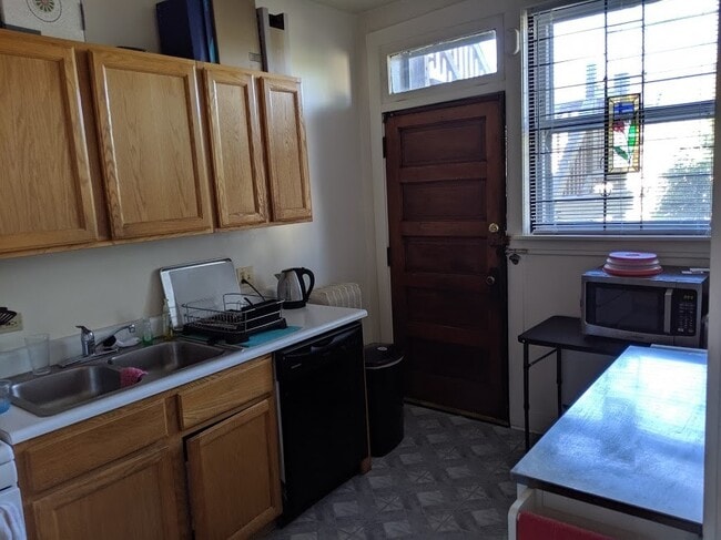 Photo - Light and Bright West Wrigleyville/Roscoe Village Unit 3508-2