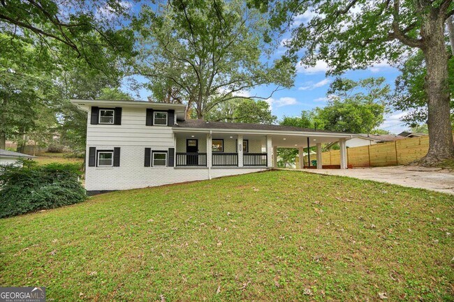 Photo - 2271 Cresta Dr