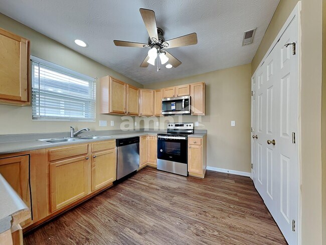 Photo - 5709 Clemens Dr