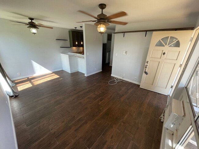 Photo - 2 Bed/ 1Bath Unfurnished Upgraded Ground Floor Southpointe Unit with a Yard + 2 Parking Spaces Unit 5-106