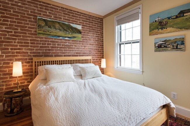 Photo - 2518 I St NW