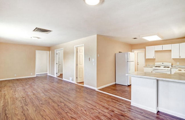 Photo - 2424 Vista Grande Dr NW Unit Guest House