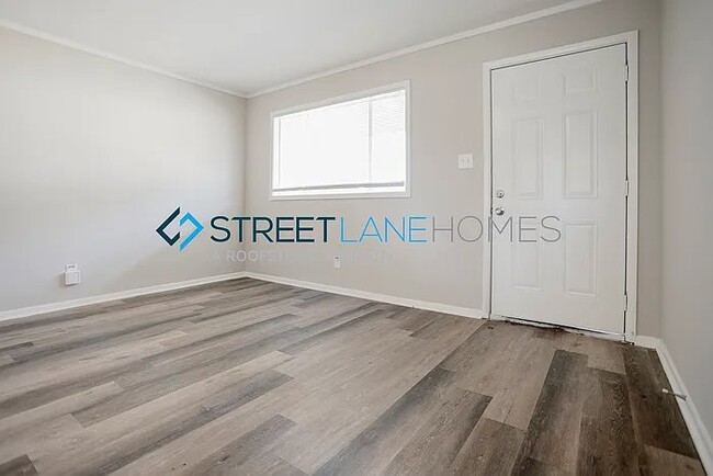 Photo - 4202 Snellings Dr