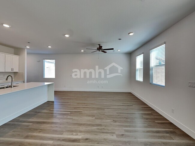 Photo - 5824 Vaes Dothrak St