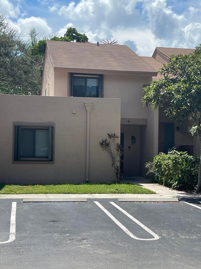 Photo - 6 Chestnut Cir