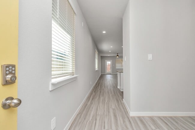 Photo - 3020 Gunnersbury Dr