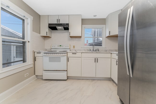 Photo - 22 Park Ave Unit 22 Park Avenue