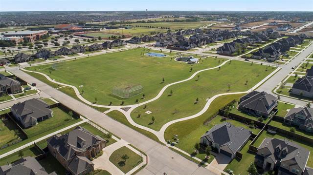 Photo - 260 Godstone Ln