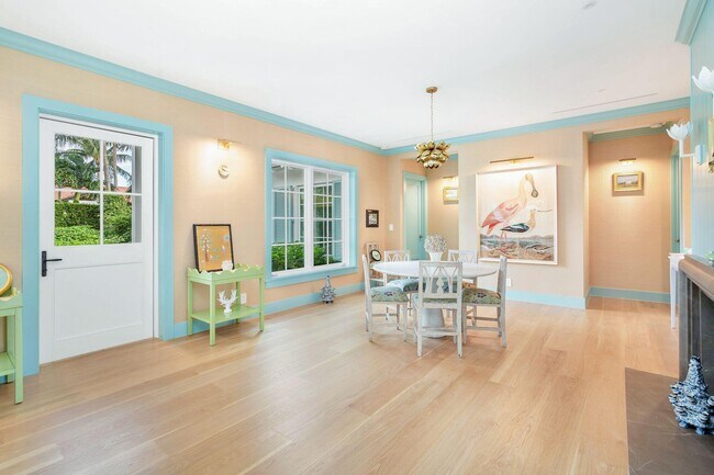 Photo - 266 Colonial Ln