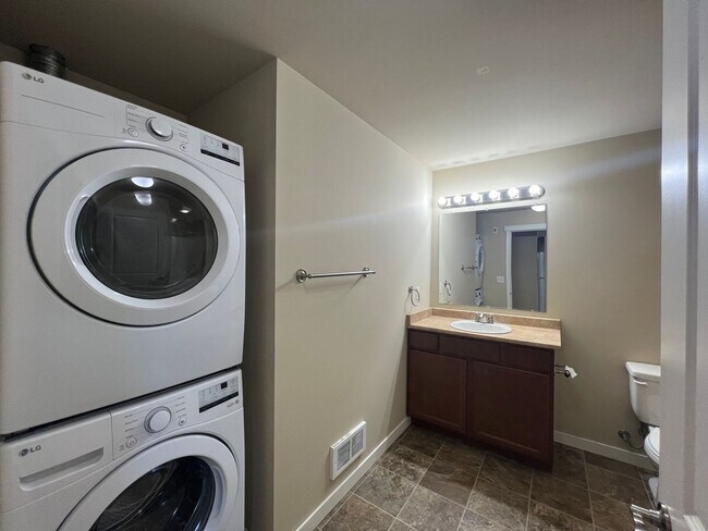 Photo - Shuksan Apartments Unit 3315-101