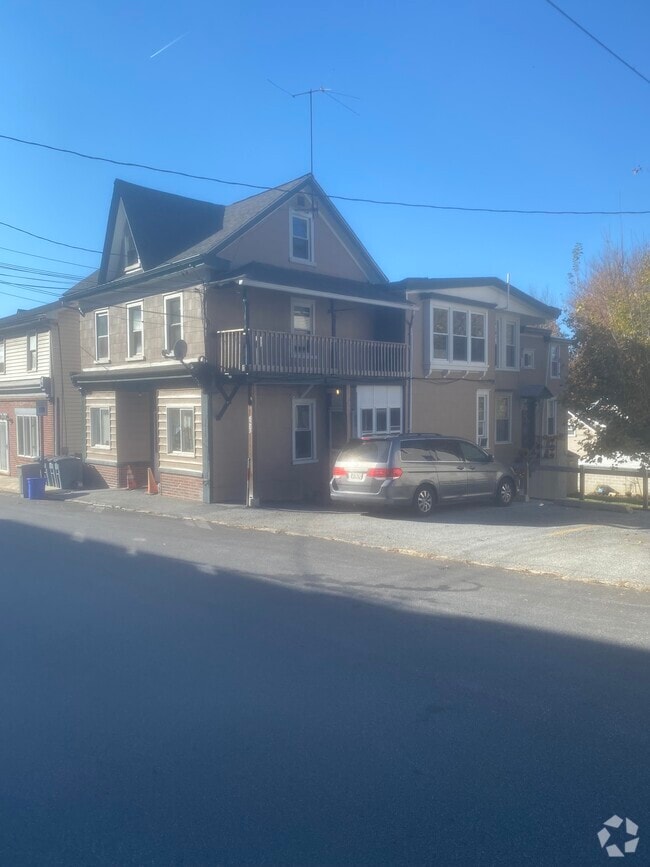 Building Photo - 2630 Mount Rd Unit 2A Rental