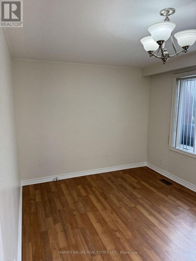 Photo - 258 Maxwell St