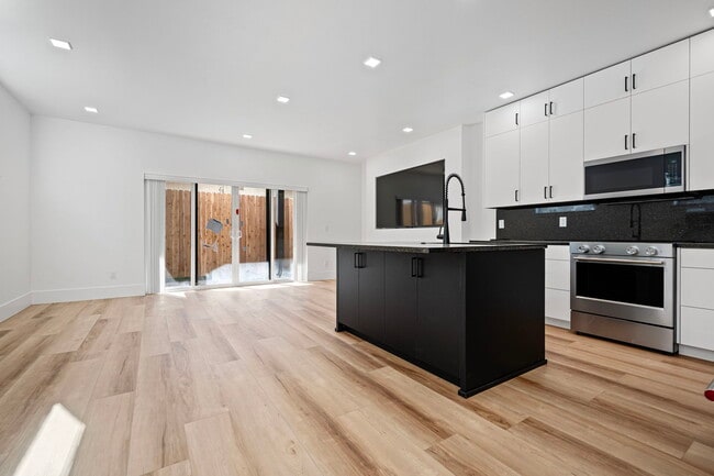 Photo - 1592 Walnut Alley Unit 1
