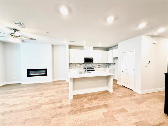 Photo - 7925 Bayside Dr